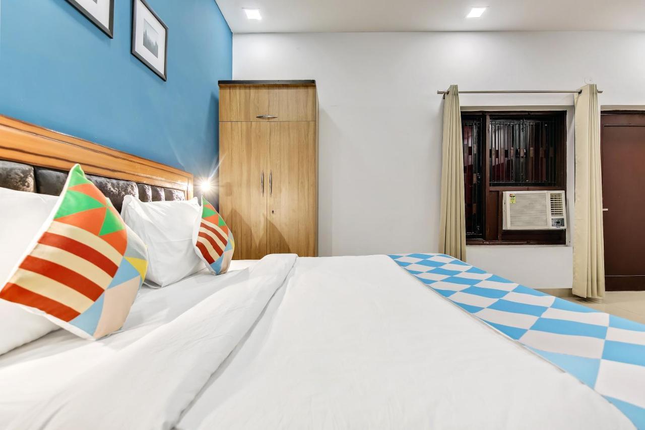Oyo Home 64106 Comfortable Stay New Delhi Eksteriør bilde