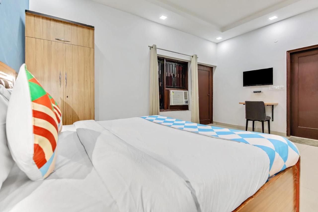 Oyo Home 64106 Comfortable Stay New Delhi Eksteriør bilde
