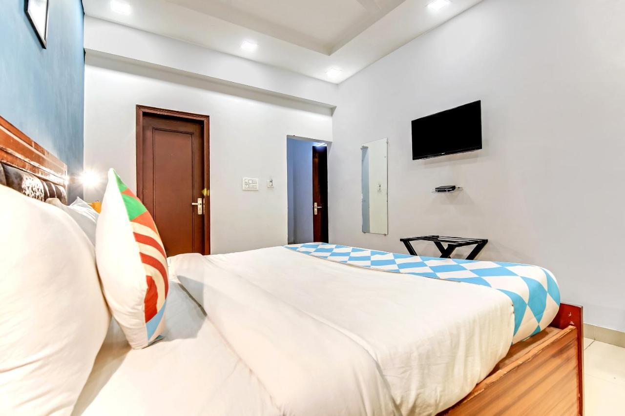 Oyo Home 64106 Comfortable Stay New Delhi Eksteriør bilde