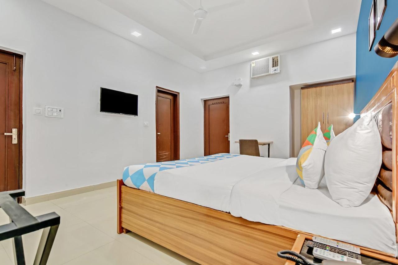 Oyo Home 64106 Comfortable Stay New Delhi Eksteriør bilde